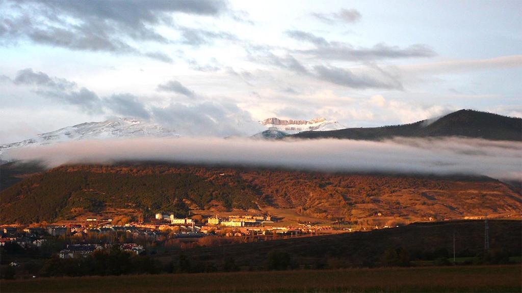 Camping Ain Jaca Zewnętrze zdjęcie